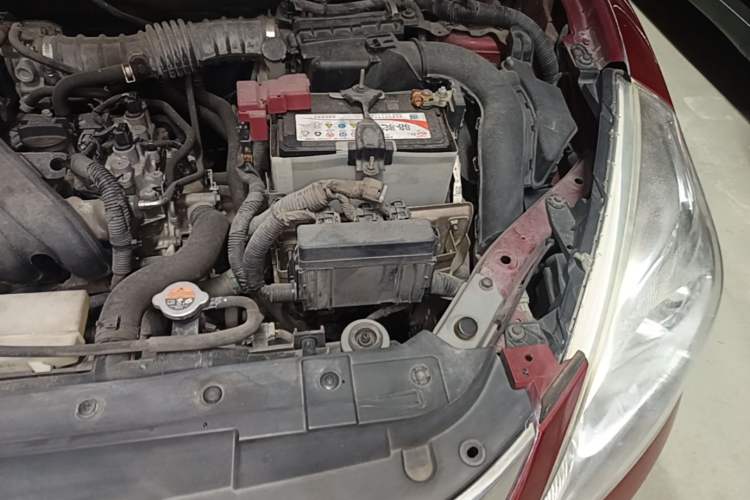 Used Nissan Tiida 2014 1.6L CVT Comfort Model Engine Bay Left