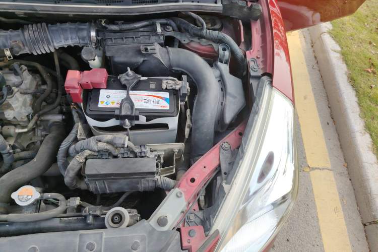 Used Nissan Tiida 2014 1.6L CVT Comfort Model Engine Bay Left