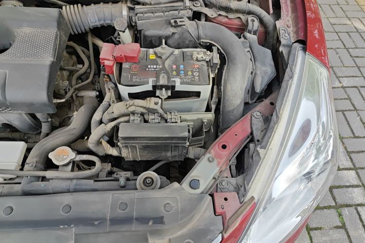 Used Nissan Tiida 2014 1.6L CVT Smart Model Engine Bay Left