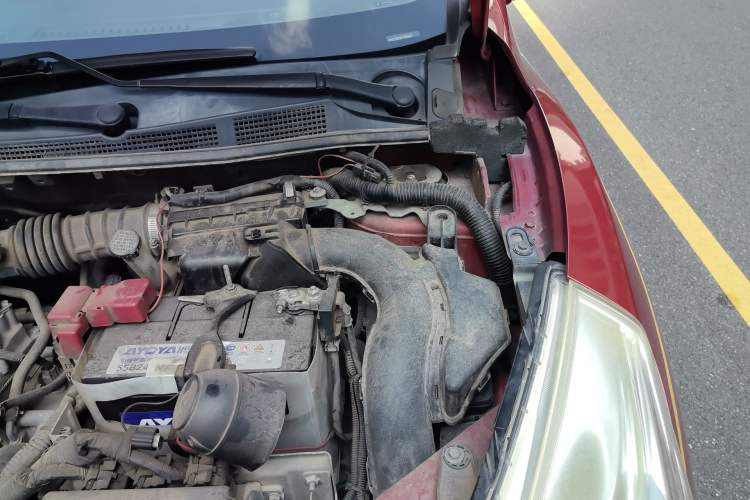 Used Nissan Tiida 2014 1.6L CVT Comfort Model Engine Bay Left