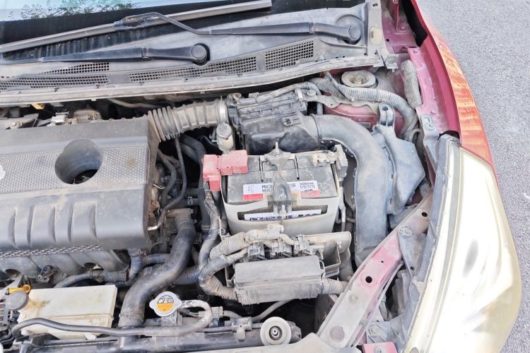 Used Nissan Tiida 2014 1.6L CVT Smart Model Engine Bay Left