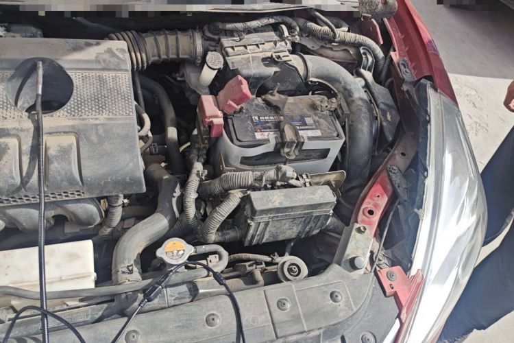 Used Nissan Tiida 2014 1.6L CVT Smart Model Engine Bay Left