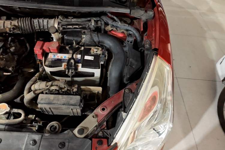 Used Nissan Tiida 2014 1.6L CVT Comfort Model Engine Bay Left