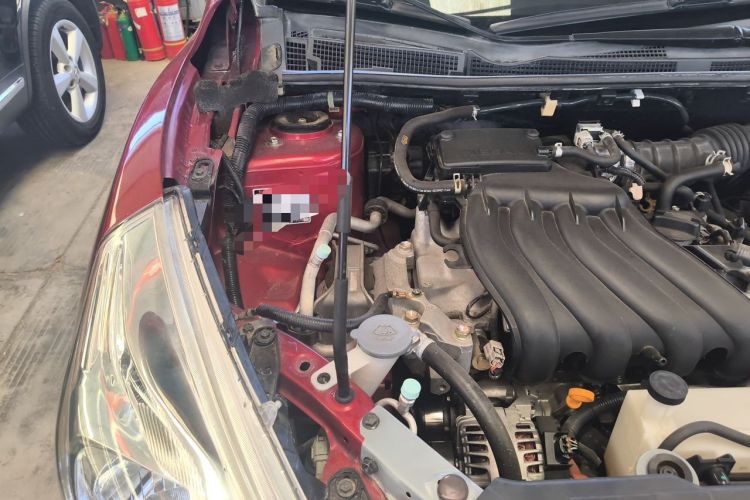 Used Nissan Tiida 2014 1.6L CVT Comfort Model Engine Bay Right