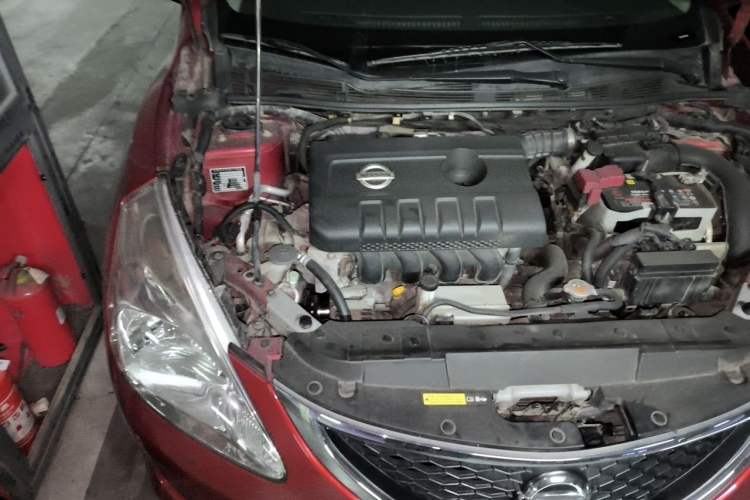 Used Nissan Tiida 2014 1.6L CVT Smart Model Engine Bay Right