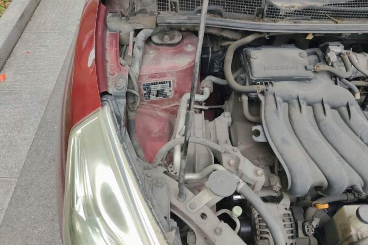 Used Nissan Tiida 2014 1.6L Manual Comfort Model Engine Bay Right