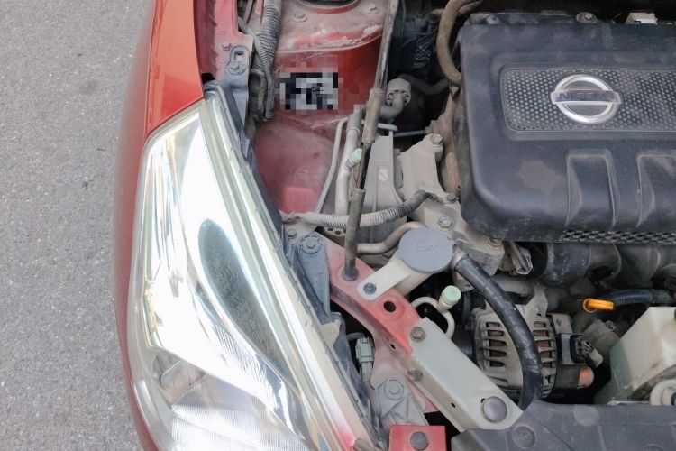 Used Nissan Tiida 2014 1.6L CVT Smart Model Engine Bay Right