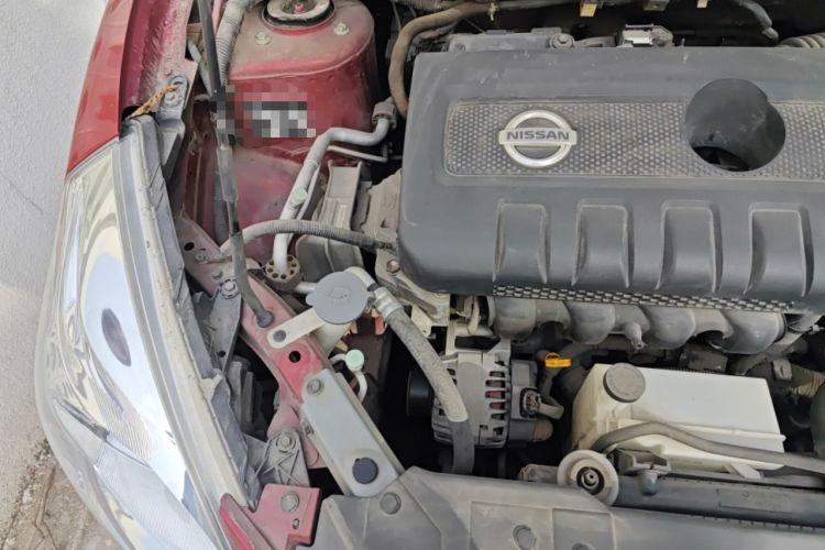 Used Nissan Tiida 2014 1.6L CVT Smart Model Engine Bay Right