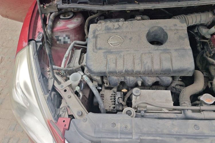 Used Nissan Tiida 2014 1.6L CVT Smart Model Engine Bay Right