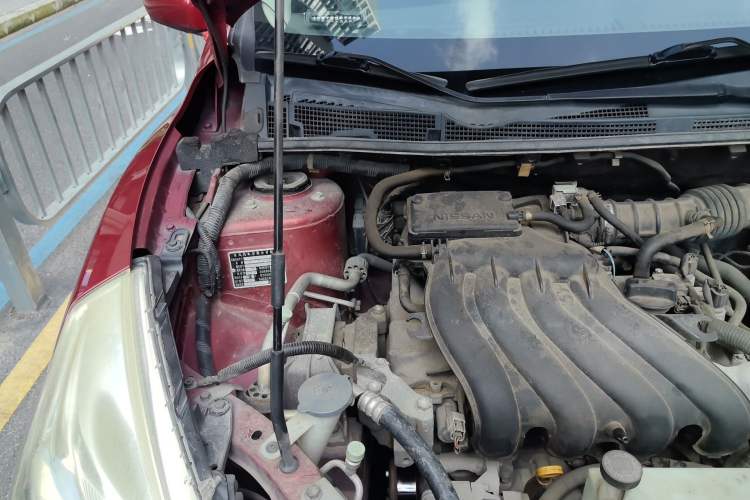 Used Nissan Tiida 2014 1.6L CVT Comfort Model Engine Bay Right