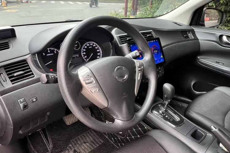 Used Nissan Tiida 2014 1.6L CVT Smart Model Exterior 11
