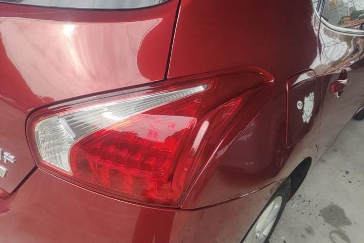 Used Nissan Tiida 2014 1.6L CVT Comfort Model Exterior 3