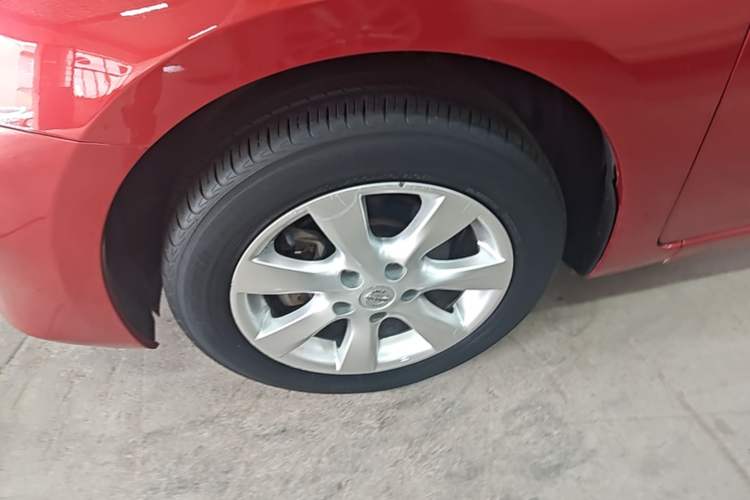 Used Nissan Tiida 2014 1.6L CVT Comfort Model Exterior 4