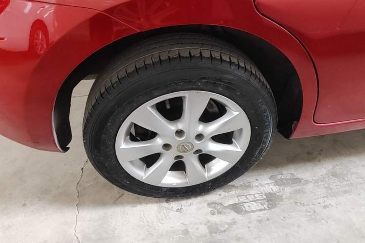 Used Nissan Tiida 2014 1.6L CVT Smart Model Exterior 5