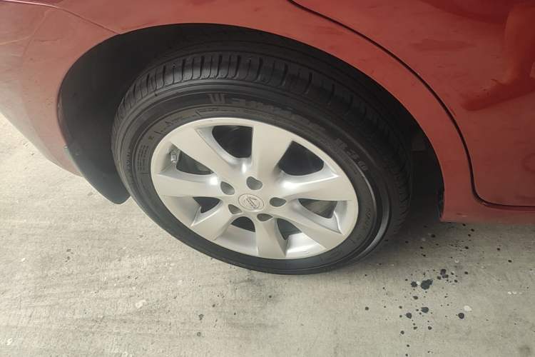 Used Nissan Tiida 2014 1.6L CVT Comfort Model Exterior 5