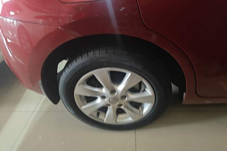 Used Nissan Tiida 2014 1.6L CVT Comfort Model Exterior 5