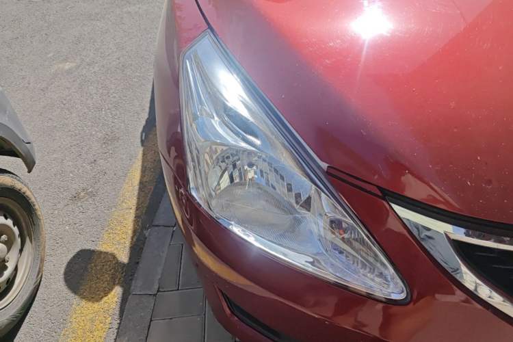 Used Nissan Tiida 2014 1.6L CVT Cool Cafe Edition Exterior 6