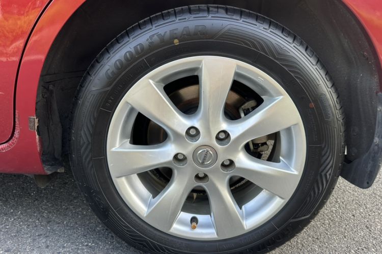 Used Nissan Tiida 2014 1.6L CVT Cool Cafe Edition Exterior 7