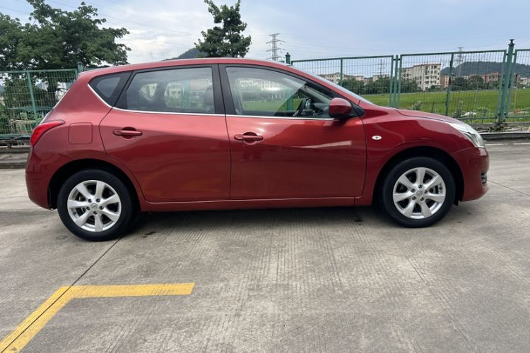 Used Nissan Tiida 2014 1.6L CVT Cool Cafe Edition Exterior 9