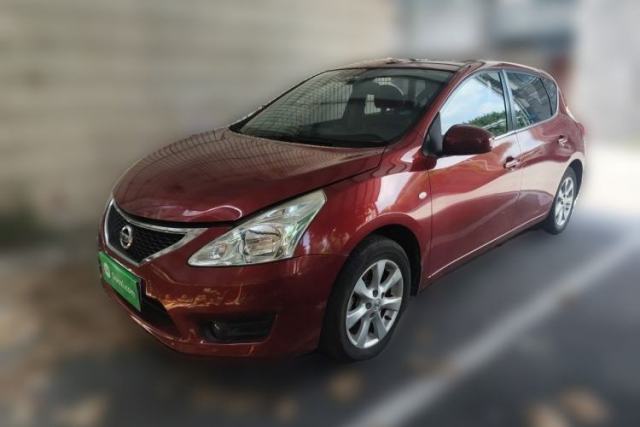 Ojetý Nissan Tiida 2014 1.6L CVT Cool Cafe Edition