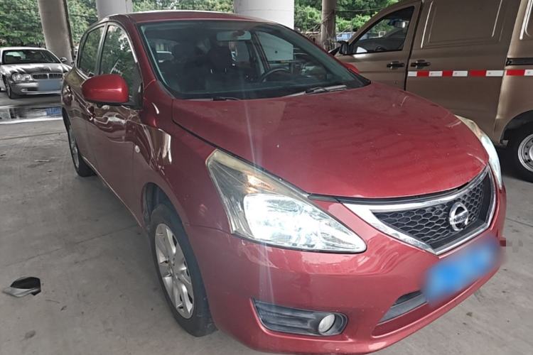 Used Nissan Tiida 2014 1.6L CVT Smart Model Front Right 45 Deg