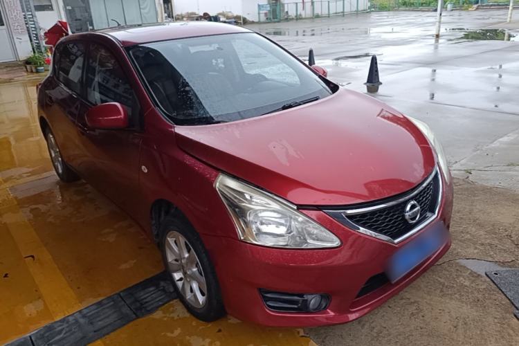 Used Nissan Tiida 2014 1.6L CVT Cool Cafe Edition Front Right 45 Deg
