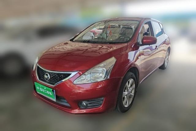 Ojetý Nissan Tiida 2014 1.6L CVT Cool Cafe Edition