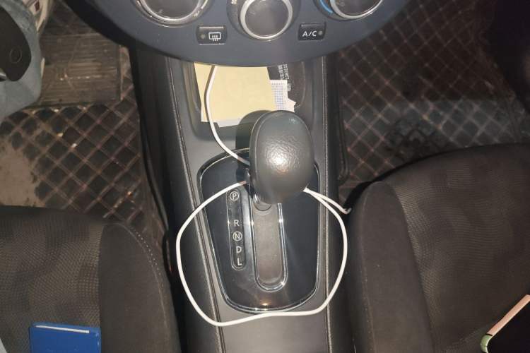 Used Nissan Tiida 2014 1.6L CVT Comfort Model Gear Lever