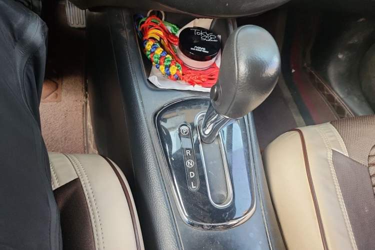 Used Nissan Tiida 2014 1.6L CVT Comfort Model Gear Lever