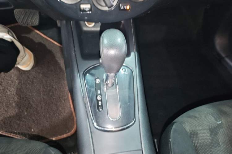 Used Nissan Tiida 2014 1.6L CVT Comfort Model Gear Lever