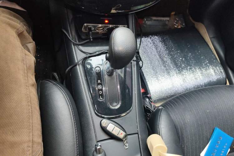 Used Nissan Tiida 2014 1.6L CVT Smart Model Gear Lever
