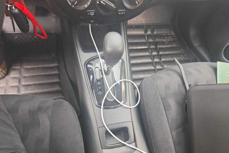 Used Nissan Tiida 2014 1.6L CVT Comfort Model Gear Lever