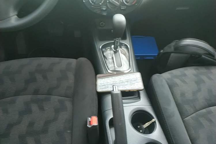 Used Nissan Tiida 2014 1.6L CVT Comfort Model Gear Lever