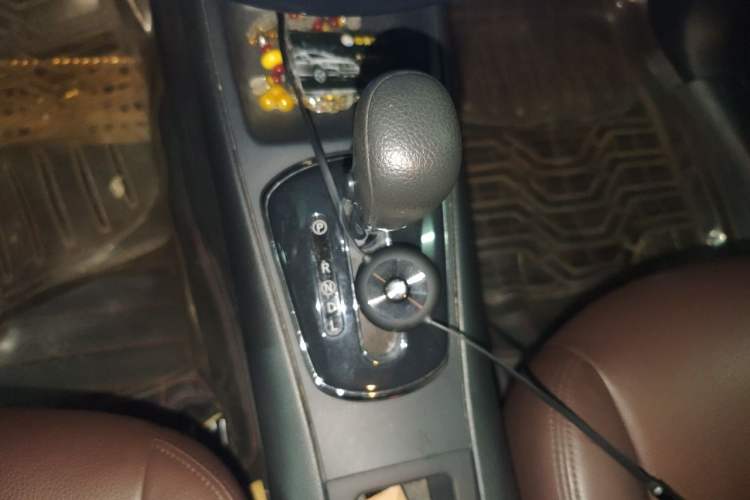 Used Nissan Tiida 2014 1.6L CVT Smart Model Gear Lever