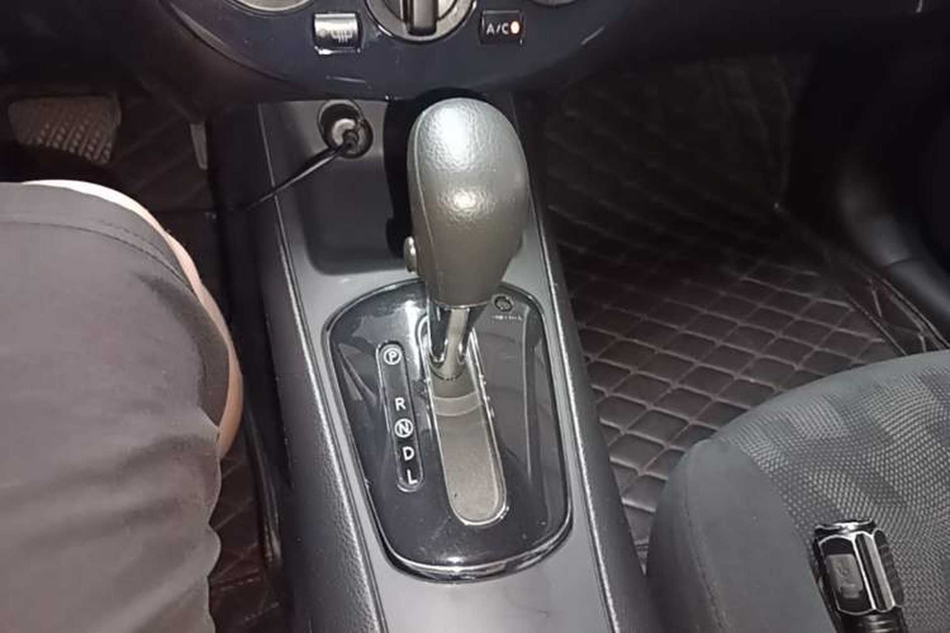 Used Nissan Tiida 2014 1.6L CVT Comfort Model Gear Lever