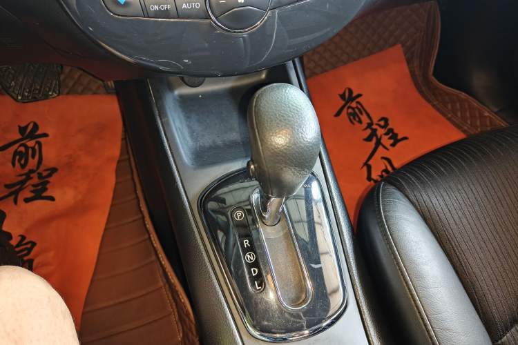 Used Nissan Tiida 2014 1.6L CVT Smart Model Gear Lever
