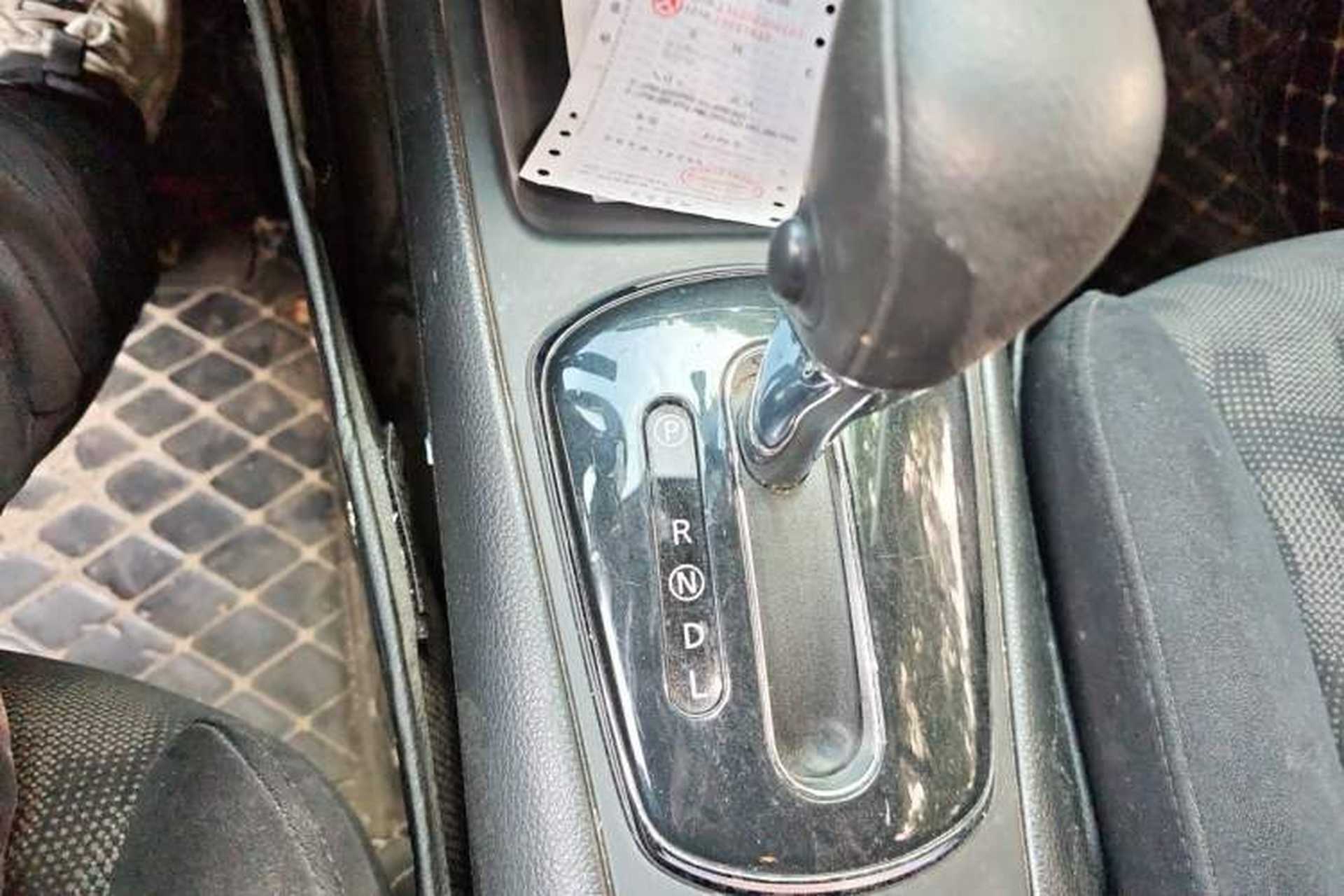 Used Nissan Tiida 2014 1.6L CVT Comfort Model Gear Lever