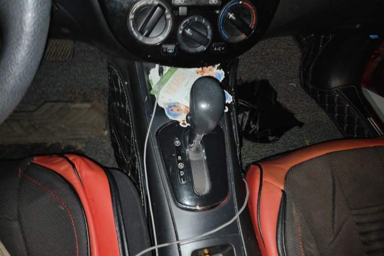 Used Nissan Tiida 2014 1.6L CVT Comfort Model Gear Lever