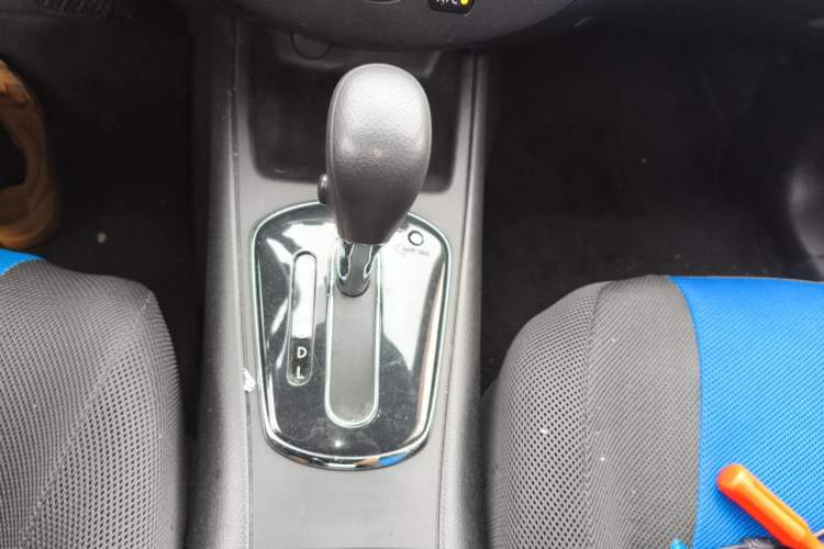 Used Nissan Tiida 2014 1.6L CVT Comfort Model Gear Lever