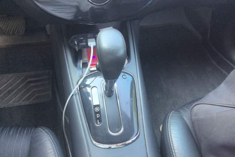 Used Nissan Tiida 2014 1.6L CVT Smart Model Gear Lever