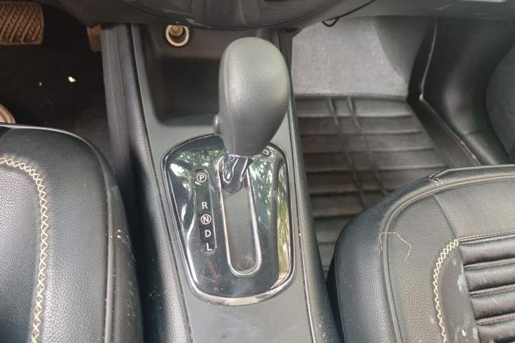Used Nissan Tiida 2014 1.6L CVT Comfort Model Gear Lever