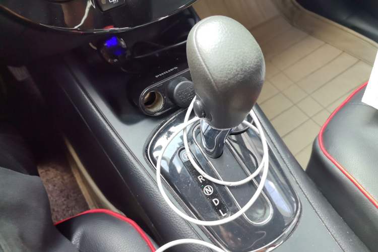 Used Nissan Tiida 2014 1.6L CVT Comfort Model Gear Lever