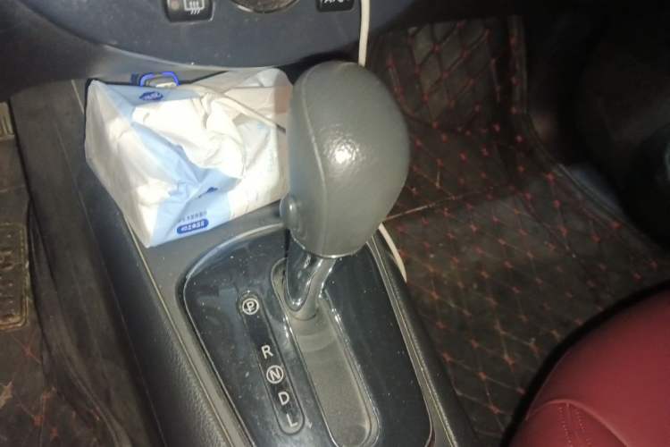 Used Nissan Tiida 2014 1.6L CVT Comfort Model Gear Lever