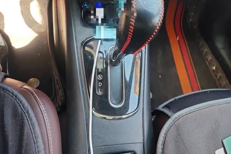 Used Nissan Tiida 2014 1.6L CVT Cool Cafe Edition Gear Lever