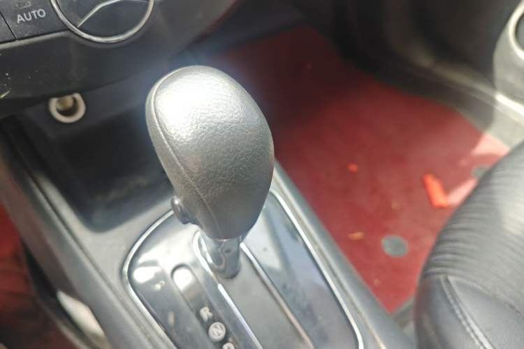 Used Nissan Tiida 2014 1.6L CVT Smart Model Gear Lever
