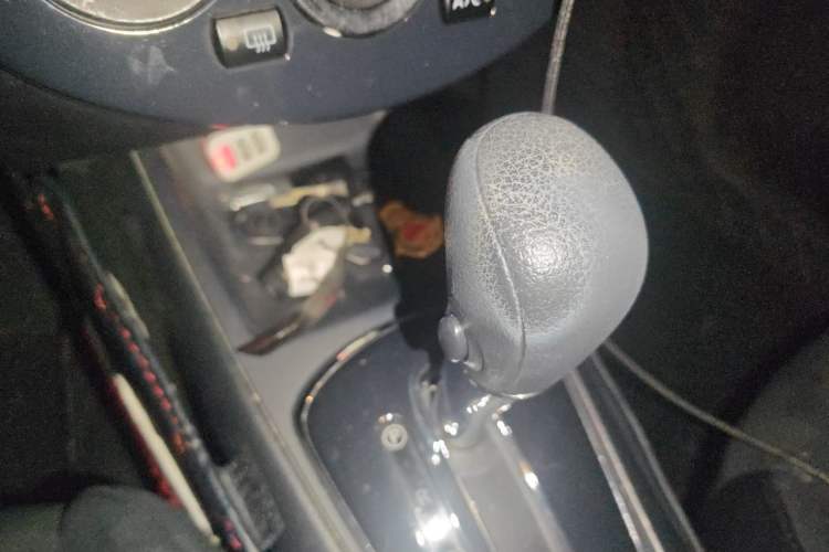 Used Nissan Tiida 2014 1.6L CVT Comfort Model Gear Lever