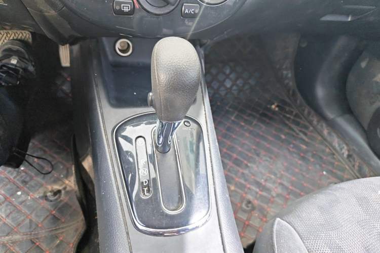 Used Nissan Tiida 2014 1.6L CVT Comfort Model Gear Lever