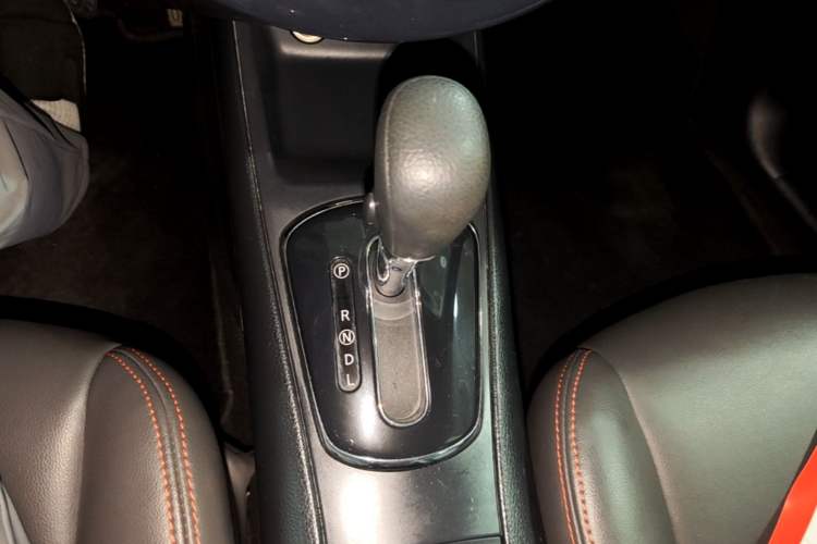 Used Nissan Tiida 2014 1.6L CVT Comfort Model Gear Lever
