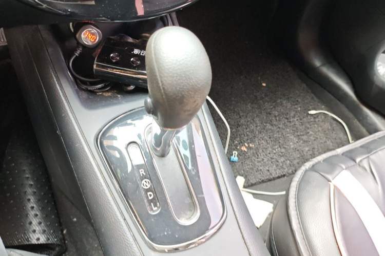 Used Nissan Tiida 2014 1.6L CVT Comfort Model Gear Lever