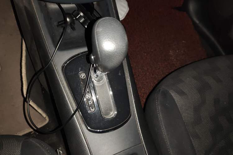 Used Nissan Tiida 2014 1.6L CVT Comfort Model Gear Lever